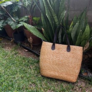 Straw tote